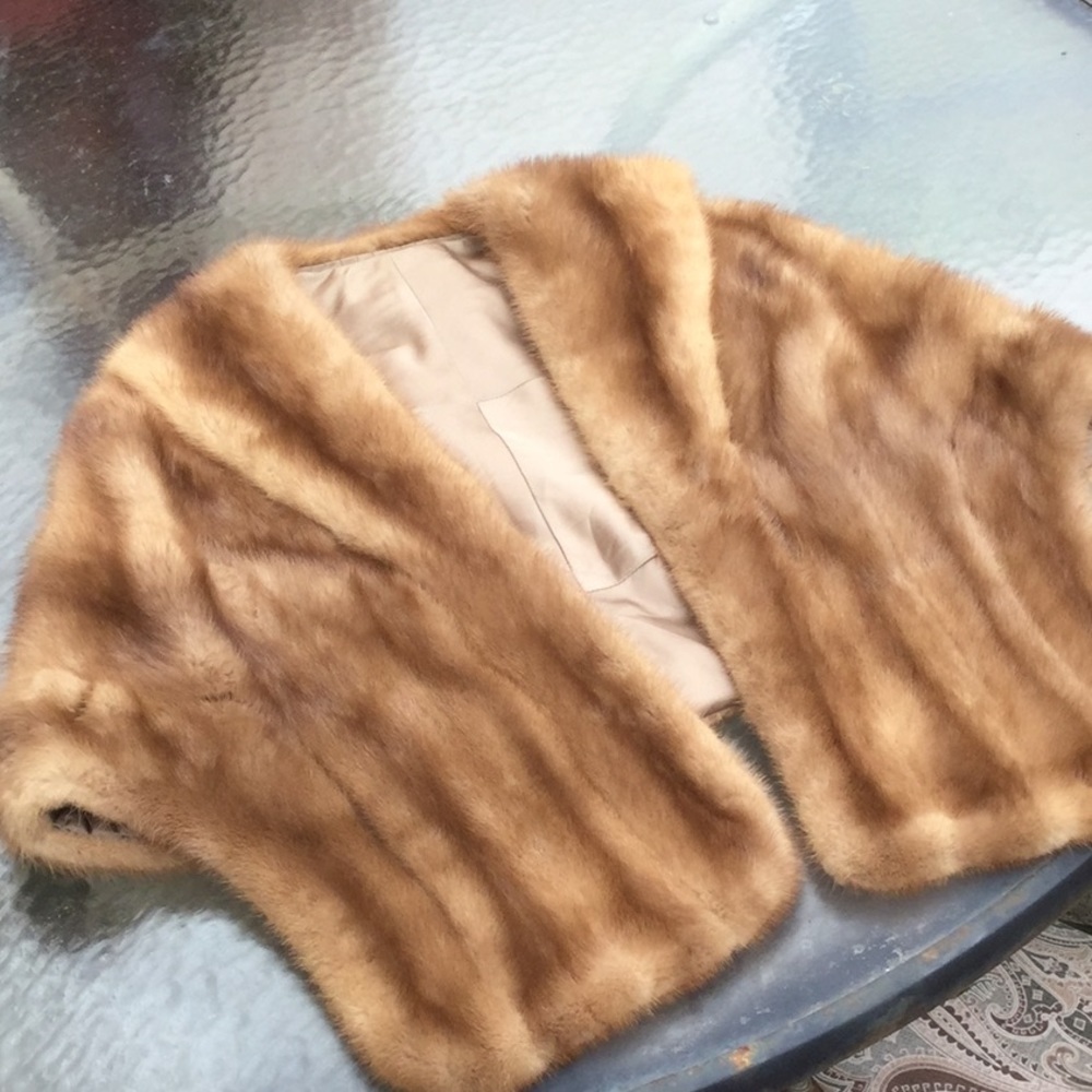 Vintage - Genuine Mink Capette - Picture 8 of 8